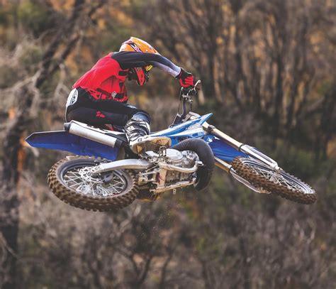 MXA RACE TEST: 2017 YAMAHA YZ250: PÅ SKILDSKILDSDOMSTOLEN